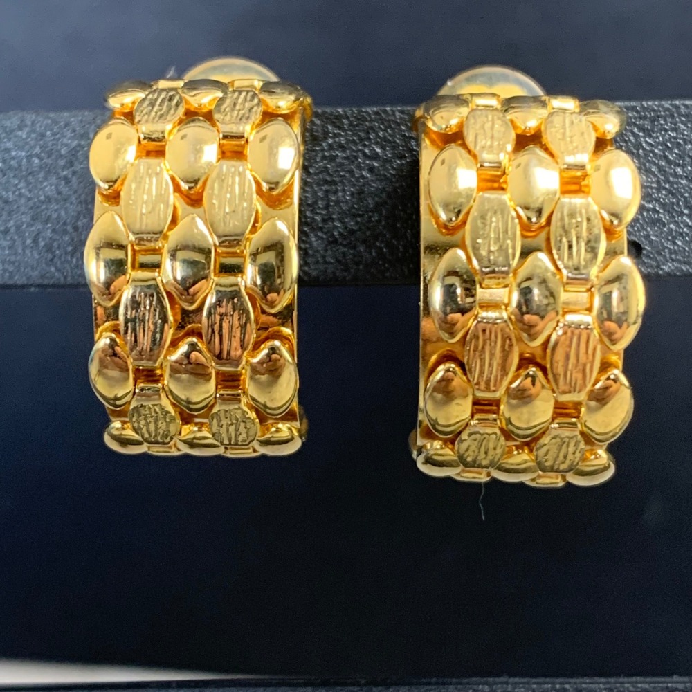 Vintage Gold Tone Textured Link Clip On Hoop Earrings Wide Chunky 1 Inch